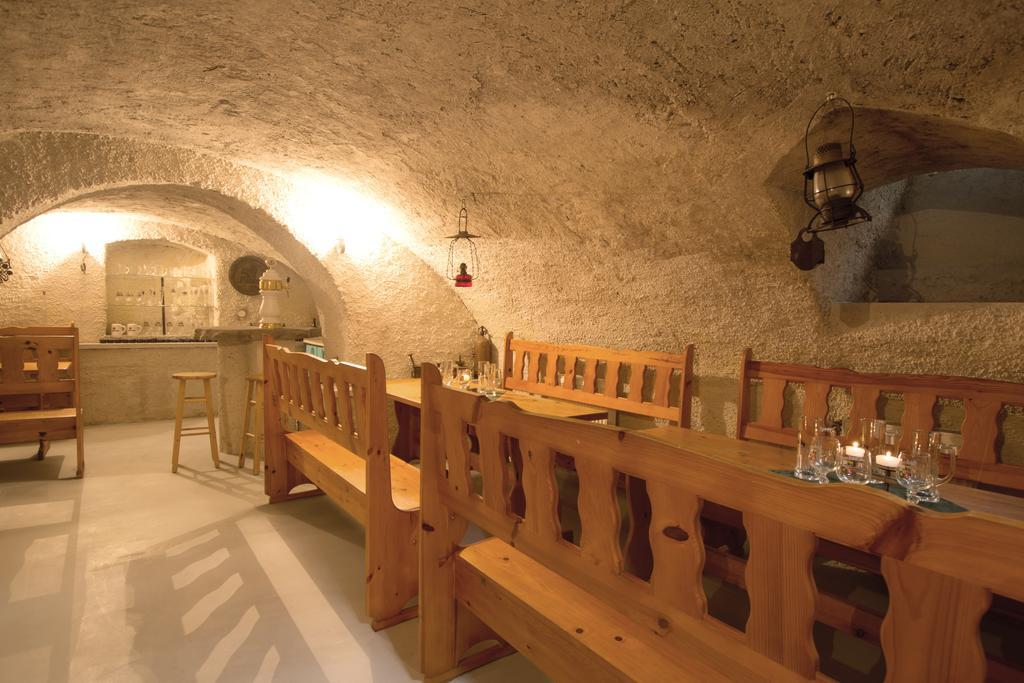 Zemianska Kuria Vachtar Hotel Kralova Lehota Buitenkant foto