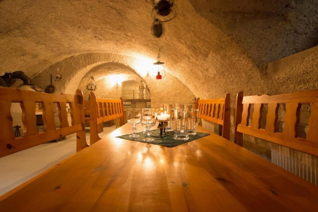 Zemianska Kuria Vachtar Hotel Kralova Lehota Buitenkant foto