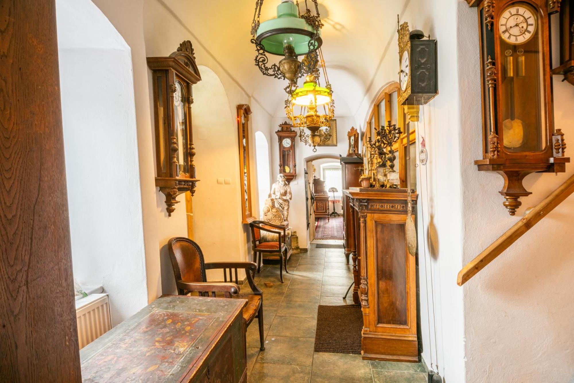 Zemianska Kuria Vachtar Hotel Kralova Lehota Buitenkant foto