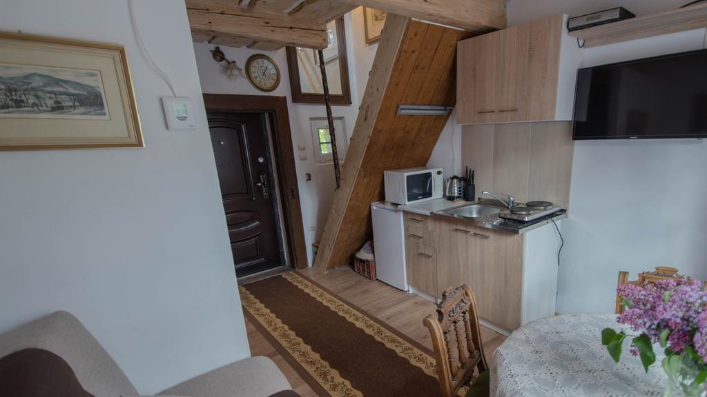 Zemianska Kuria Vachtar Hotel Kralova Lehota Buitenkant foto